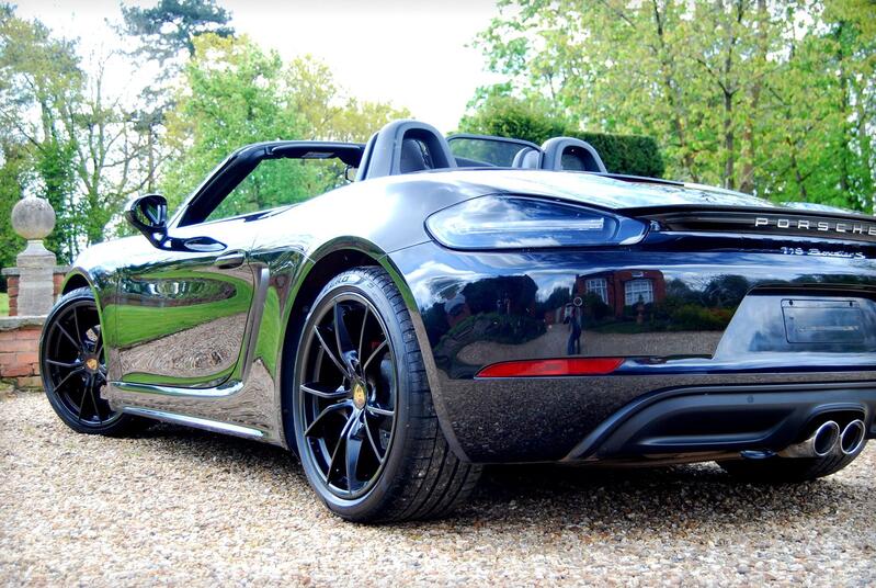 PORSCHE 718