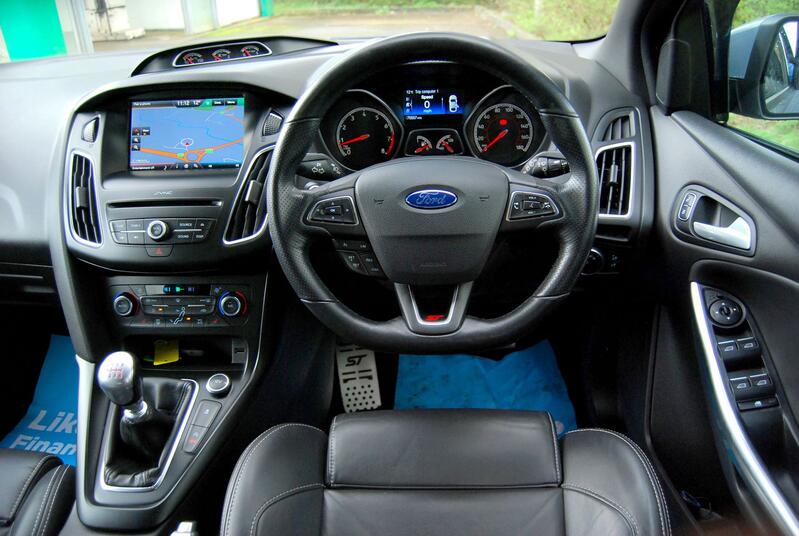 FORD FOCUS