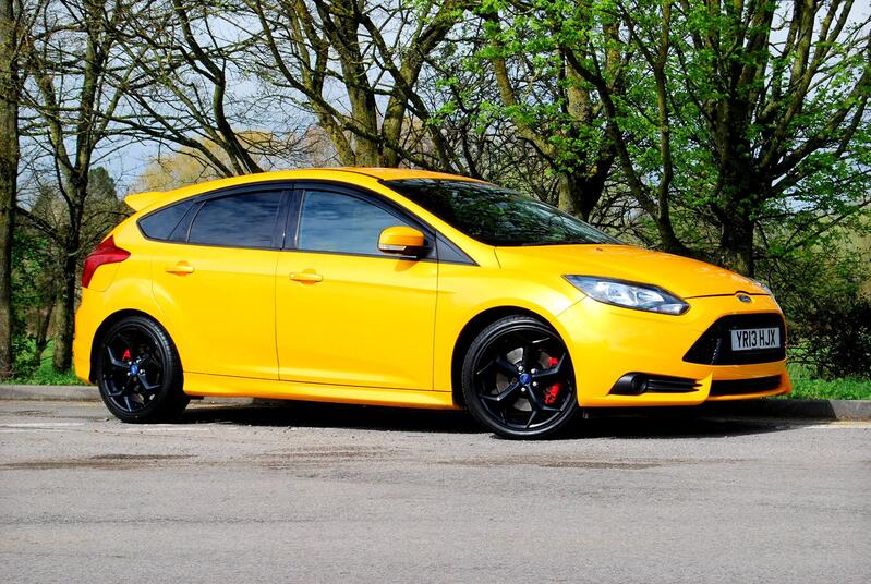 View FORD FOCUS ST-2 2.0 EcoBoost - Tangerine Scream - FSH - 3 Owners - Style Pack, Privacy Glass - 62k - SOLD