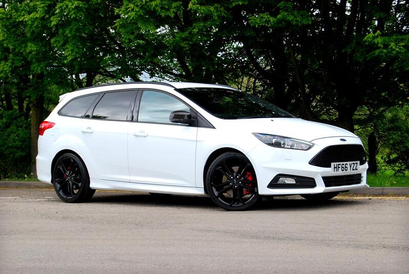 View FORD FOCUS ST-3 2.0 EcoBoost Estate - 48,700 miles - FSH - SYNC 3, Style Pack 19inch Alloys, Leather - White