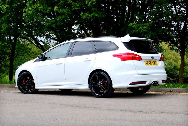 View FORD FOCUS ST-3 2.0 EcoBoost Estate - 48,700 miles - FSH - SYNC 3, Style Pack 19inch Alloys, Leather - White