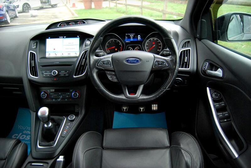 FORD FOCUS