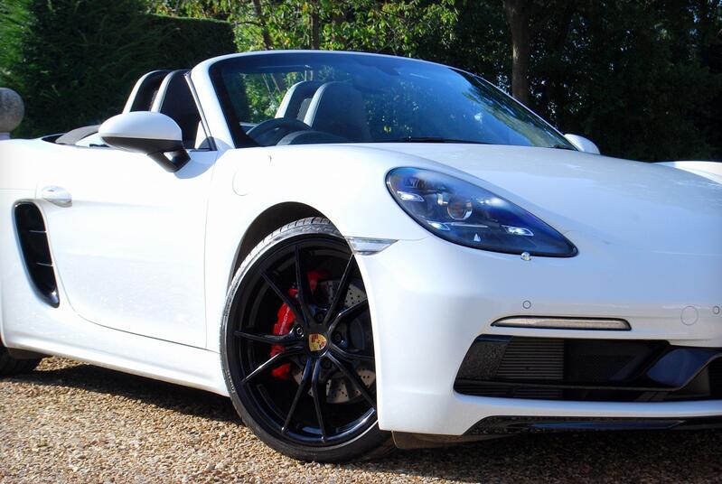 PORSCHE 718