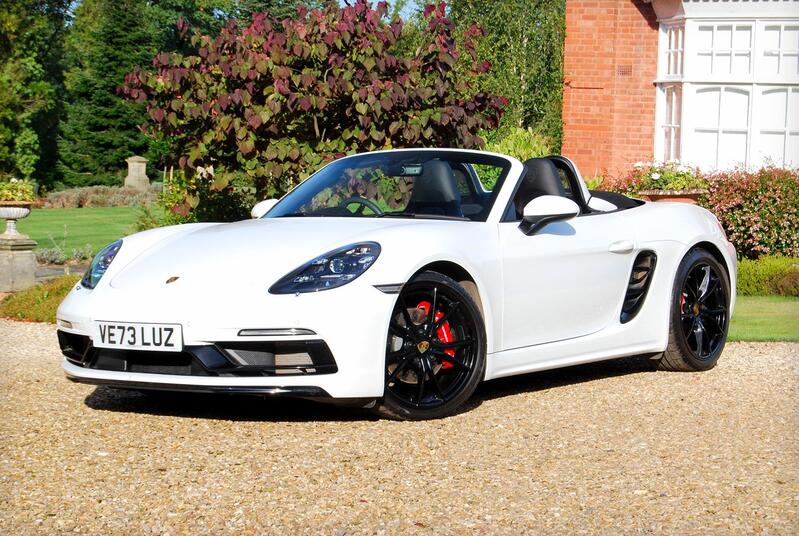 PORSCHE 718