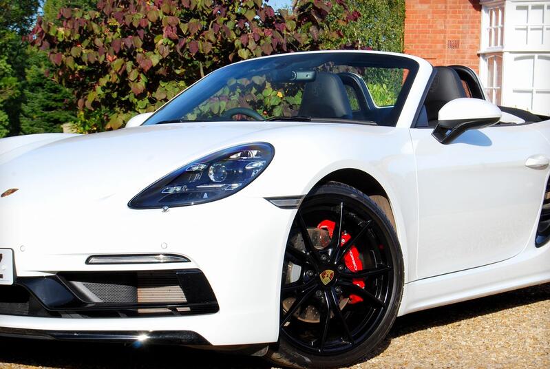 PORSCHE 718