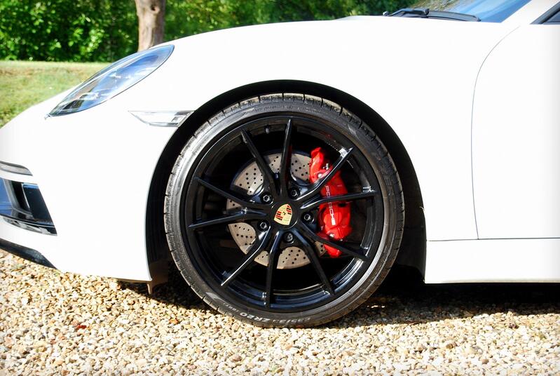 PORSCHE 718