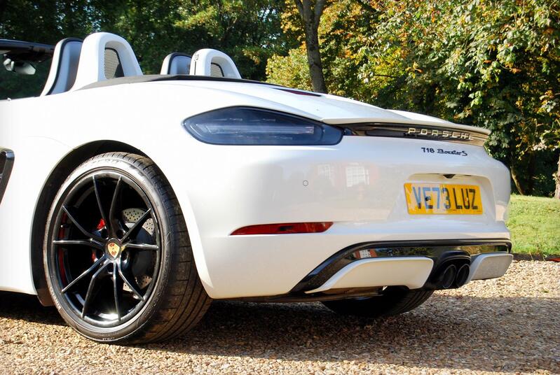PORSCHE 718