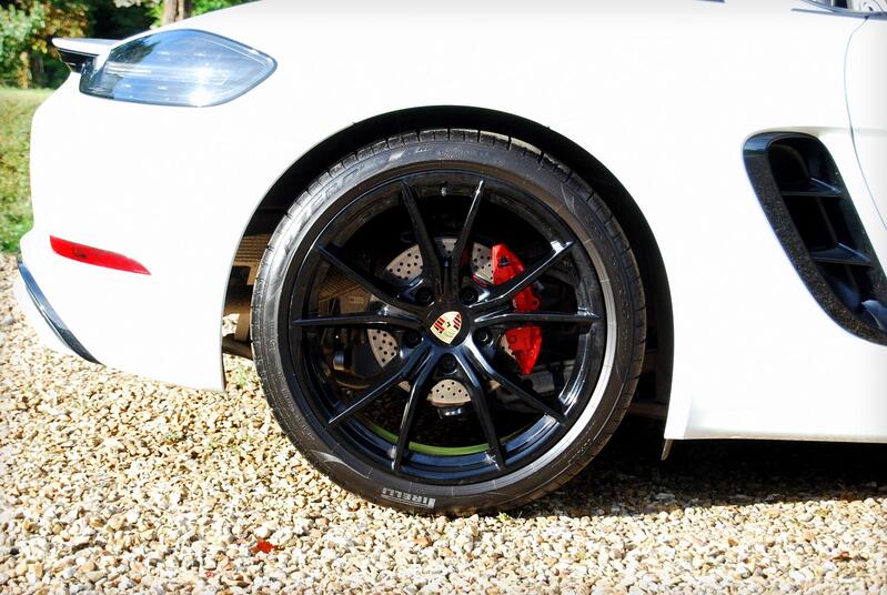 PORSCHE 718