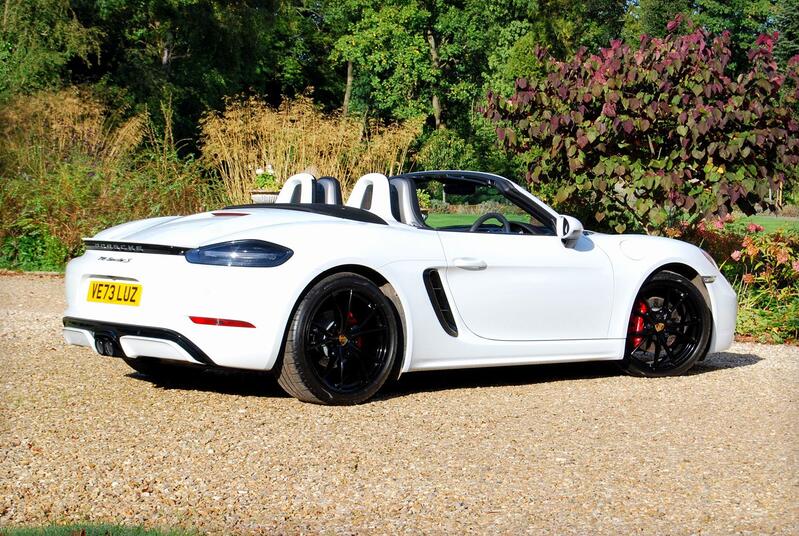 PORSCHE 718