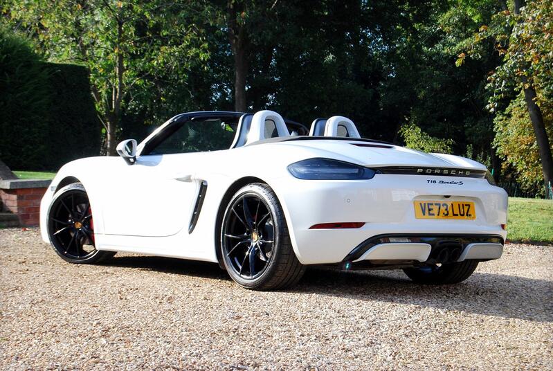 PORSCHE 718