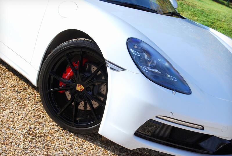 PORSCHE 718