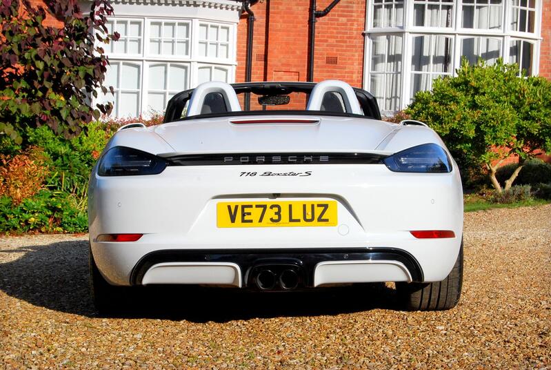 PORSCHE 718