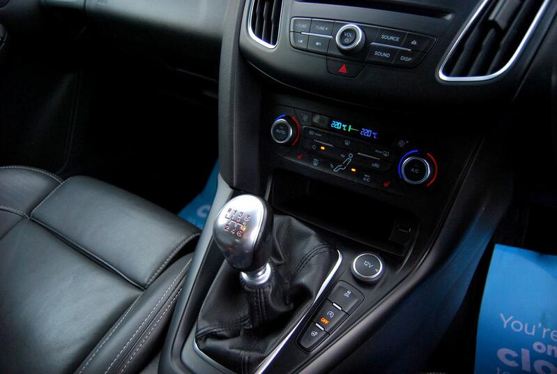 FORD FOCUS