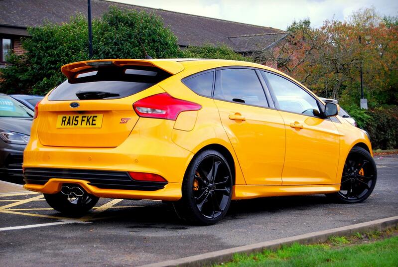 FORD FOCUS