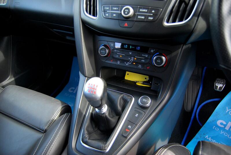 FORD FOCUS
