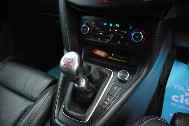 FORD FOCUS