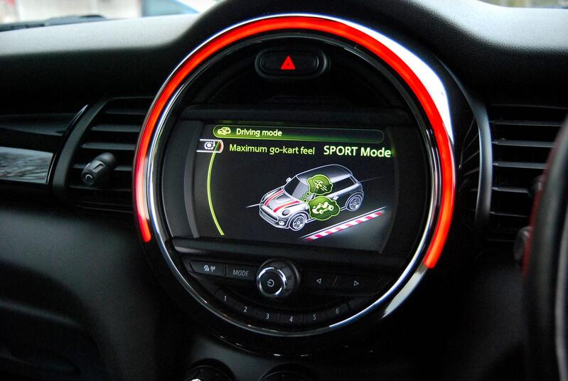 MINI HATCH