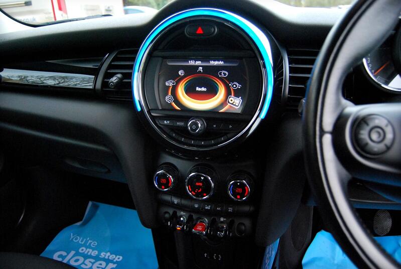 MINI HATCH