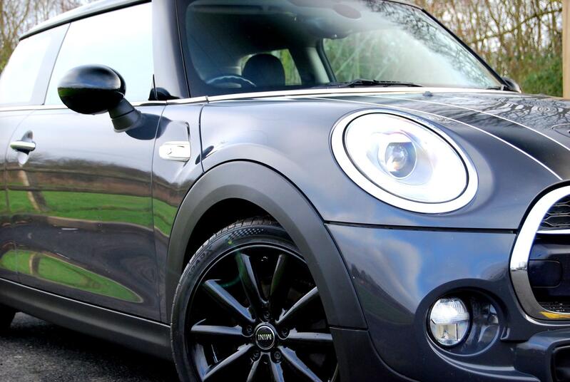 MINI HATCH