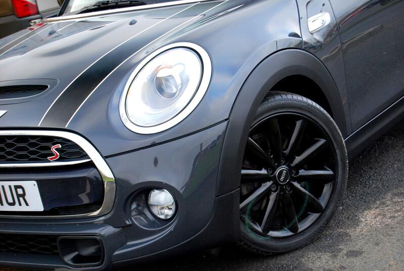 MINI HATCH