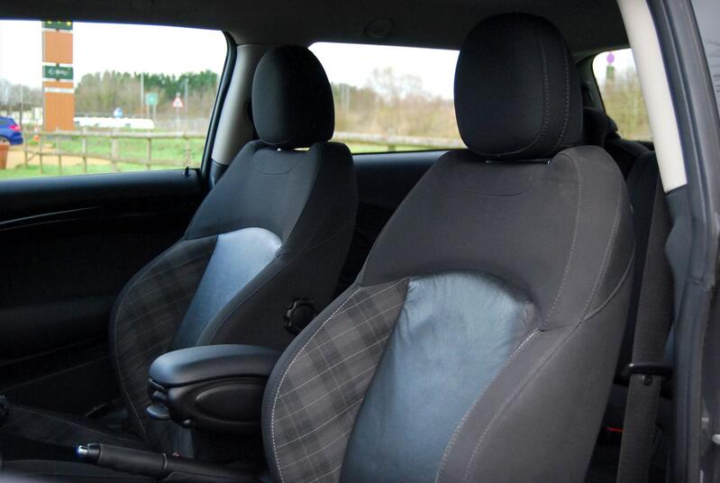 MINI HATCH