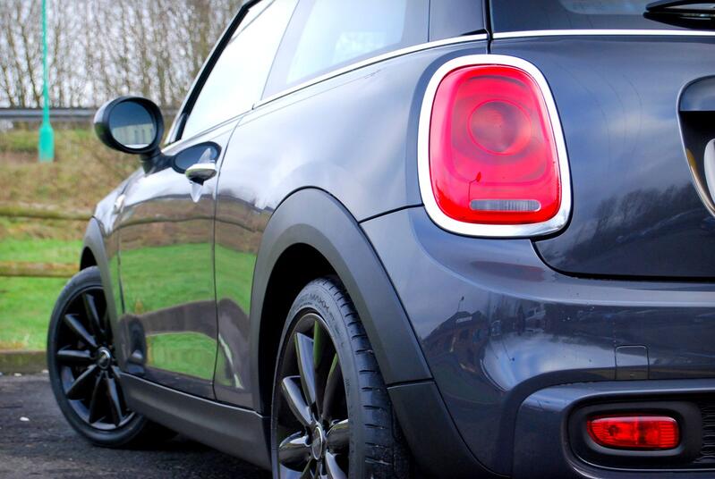 MINI HATCH