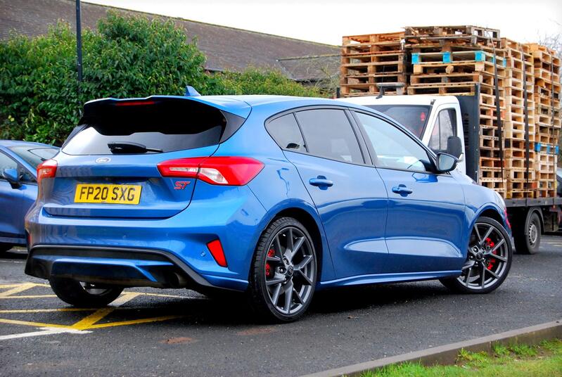 FORD FOCUS
