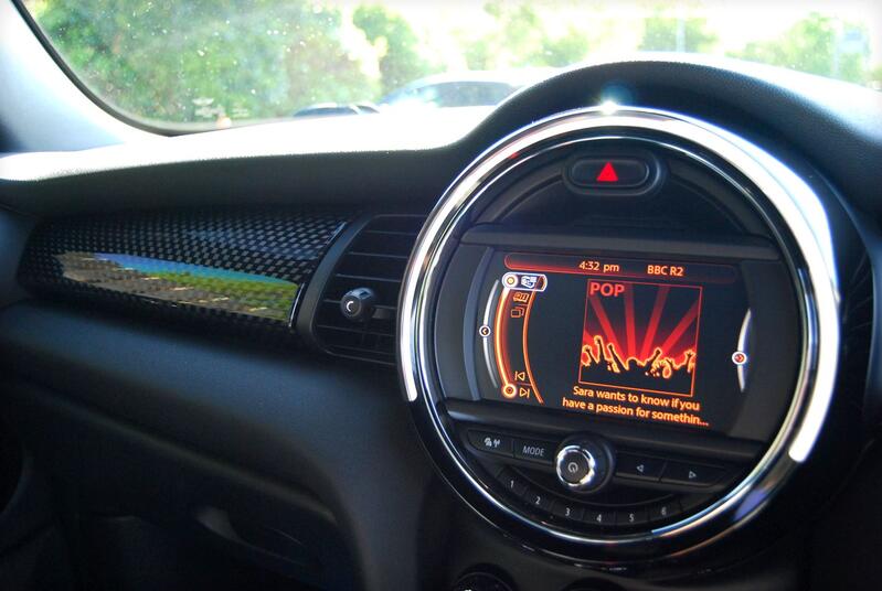 MINI HATCH