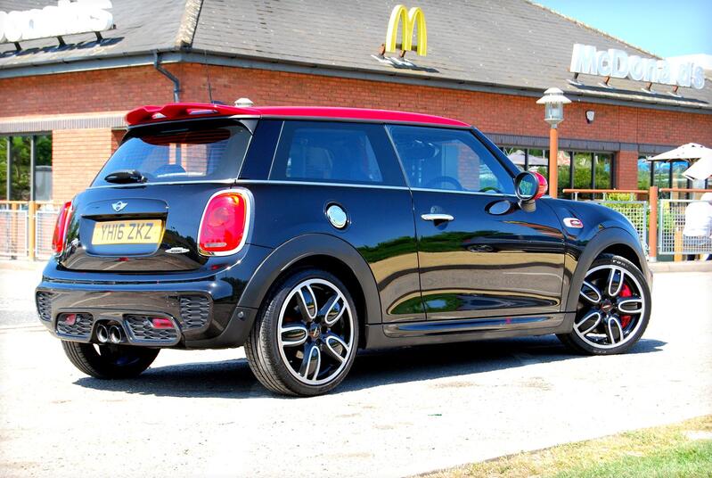 MINI HATCH