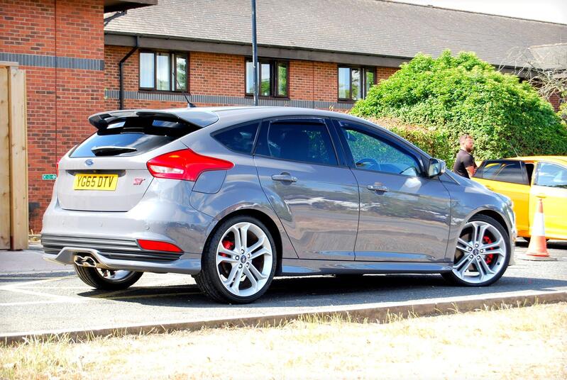 FORD FOCUS