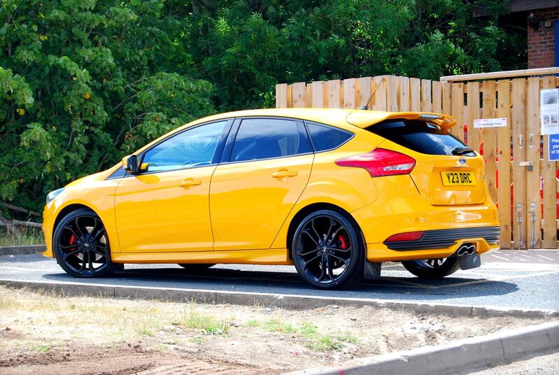 FORD FOCUS