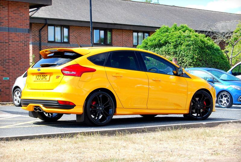 FORD FOCUS