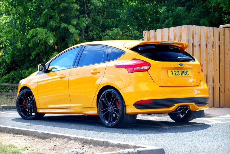 FORD FOCUS