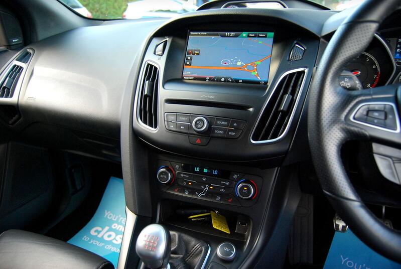 FORD FOCUS