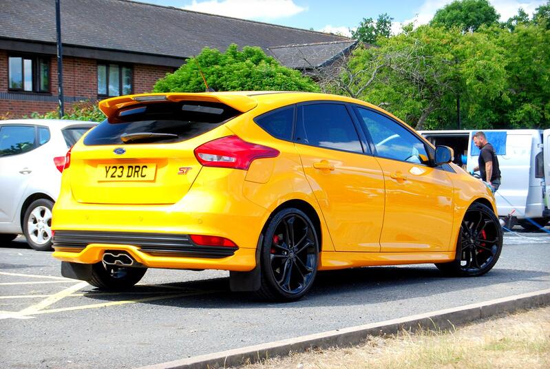 FORD FOCUS