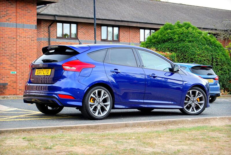 View FORD FOCUS ST-Line 1.5 TDCi 5-Door Powershift Auto - 22,500 miles - SYNC 3 Sat Nav, 18inch Alloys - FSH - Blue