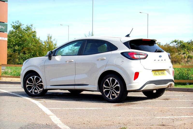 View FORD PUMA ST-Line 1.0 EcoBoost 155 MHEV - Sat Nav, Power Tailgate, Heated Seats - FSH - 51k - Metropolis White