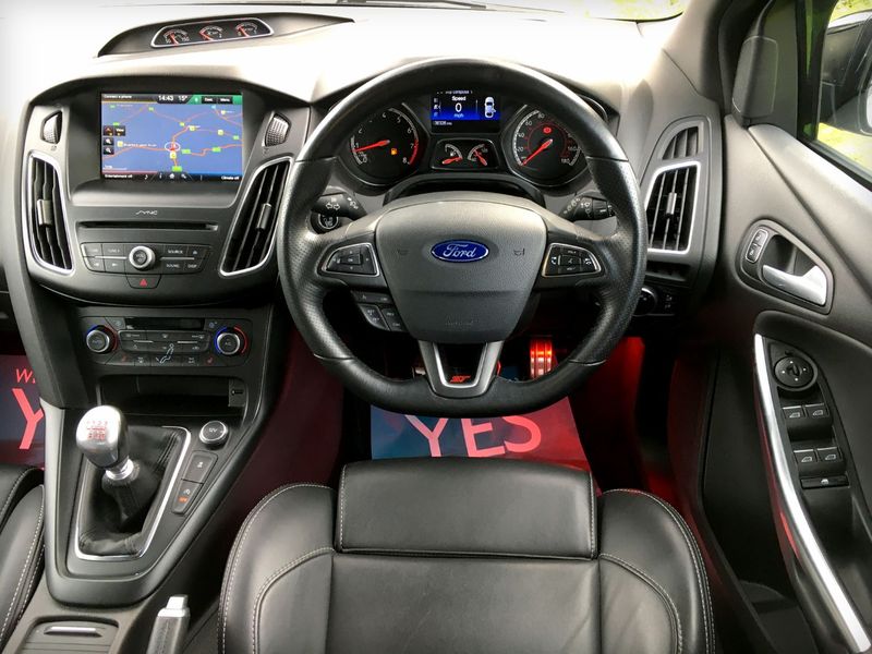 FORD FOCUS