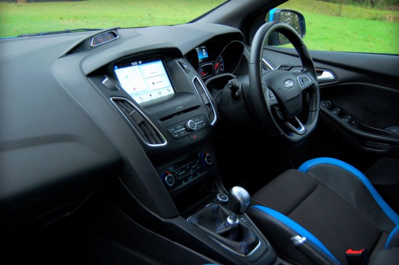 View FORD FOCUS RS 2.3 EcoBoost - Nitrous Blue - SOLD