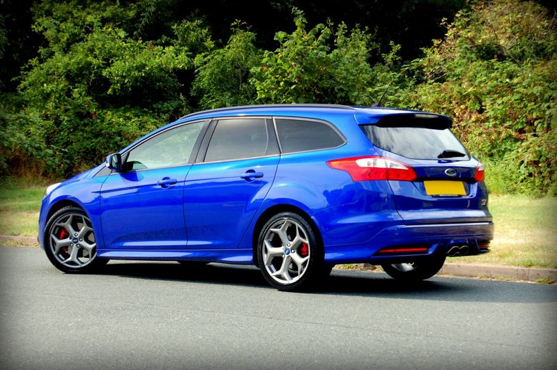 View FORD FOCUS ST-2 Estate - SOLD