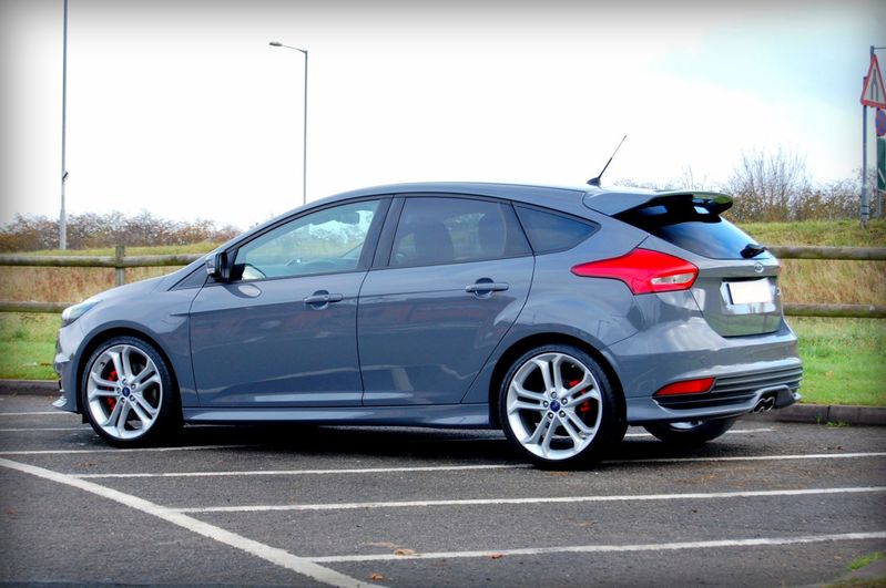 View FORD FOCUS ST-3