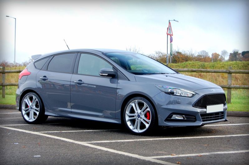 View FORD FOCUS ST-3