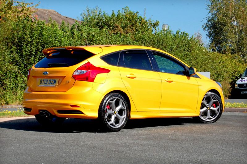 View FORD FOCUS ST-2