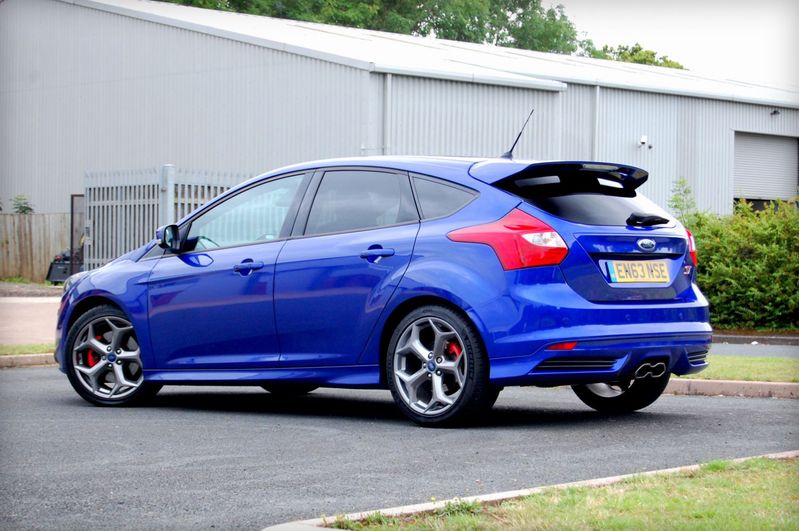 View FORD FOCUS ST-3