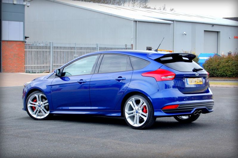 View FORD FOCUS ST-3