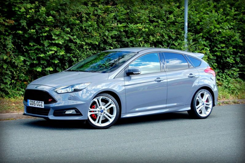 View FORD FOCUS ST-3