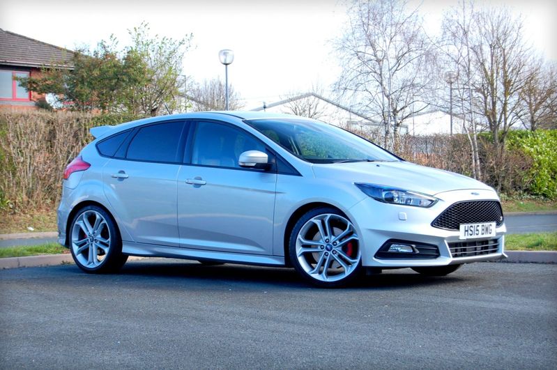 View FORD FOCUS ST-3