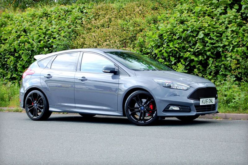 View FORD FOCUS ST-3