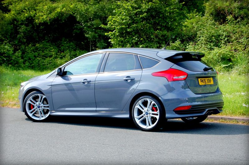 View FORD FOCUS ST-3