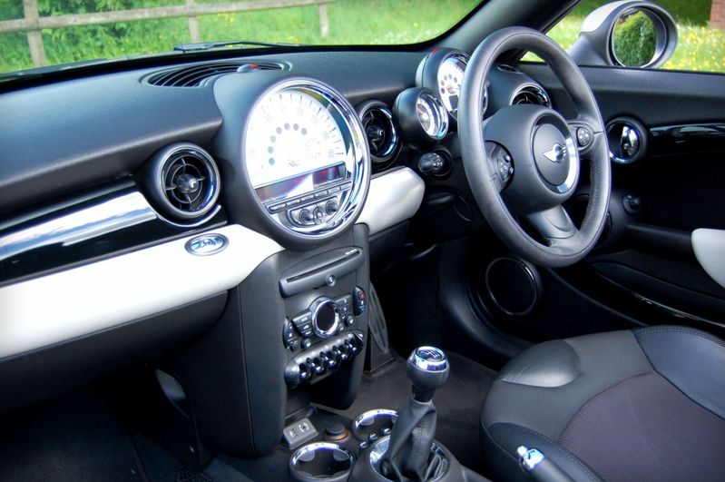 View MINI ROADSTER COOPER SD